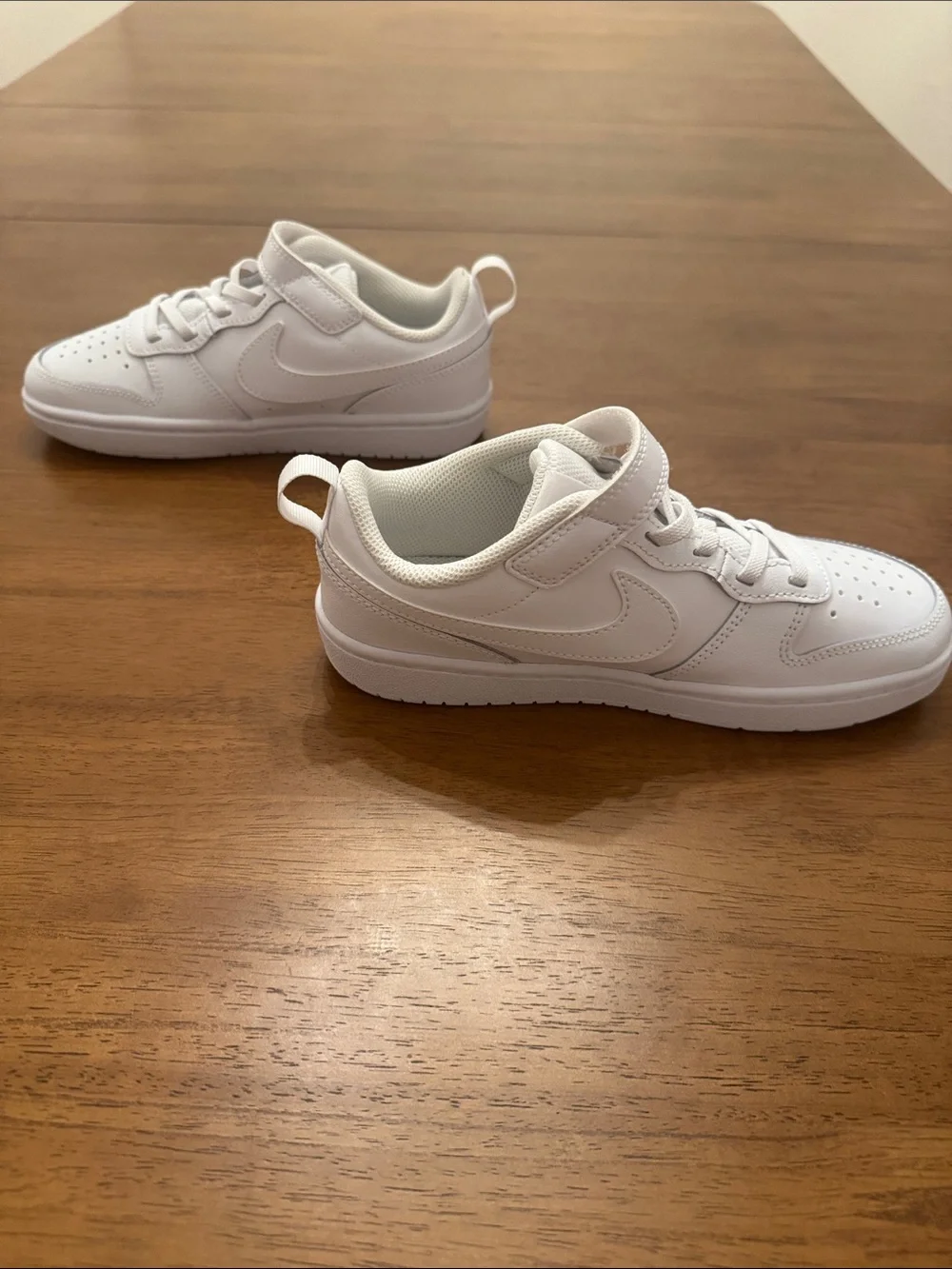 Nike White Low-Top Kids Sneakers with Hook-and-Loop Strap